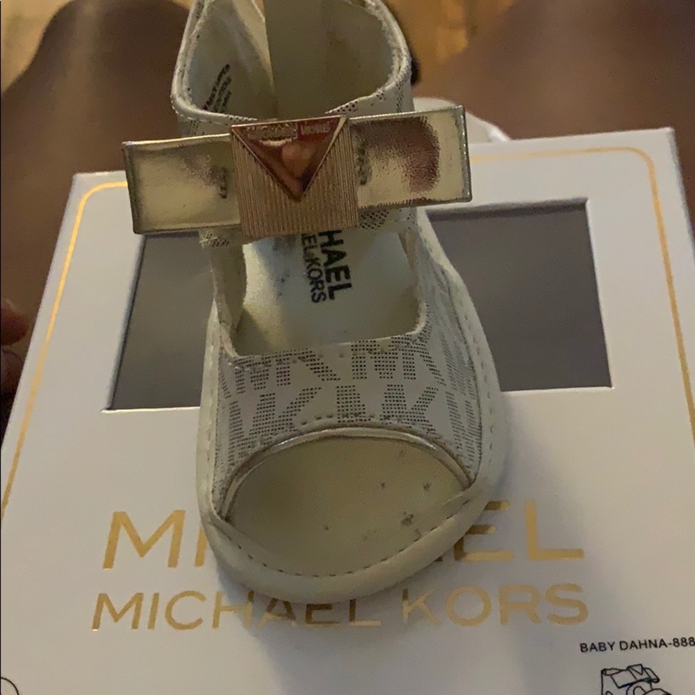 Kids shoes